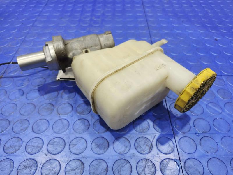 2015-2017 Chrysler 200 Brake Master Cylinder Assembly Genuine OEM 68245358AA