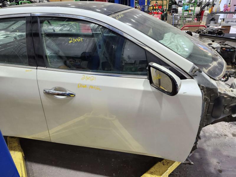 2014 Nissan Maxima Front Door