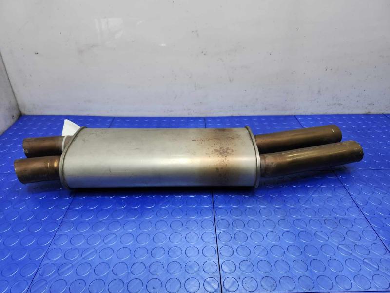 2011 Volkswagen Touareg Muffler