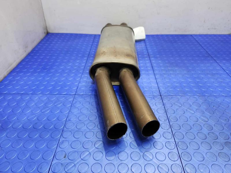 2011 Volkswagen Touareg Muffler