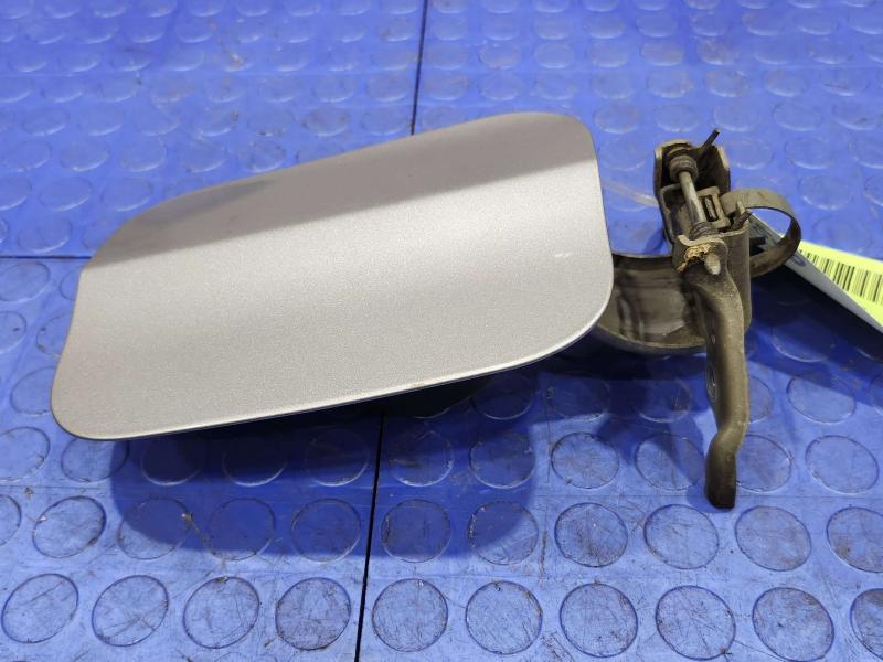 2013 Chrysler 300 Fuel Tank Door