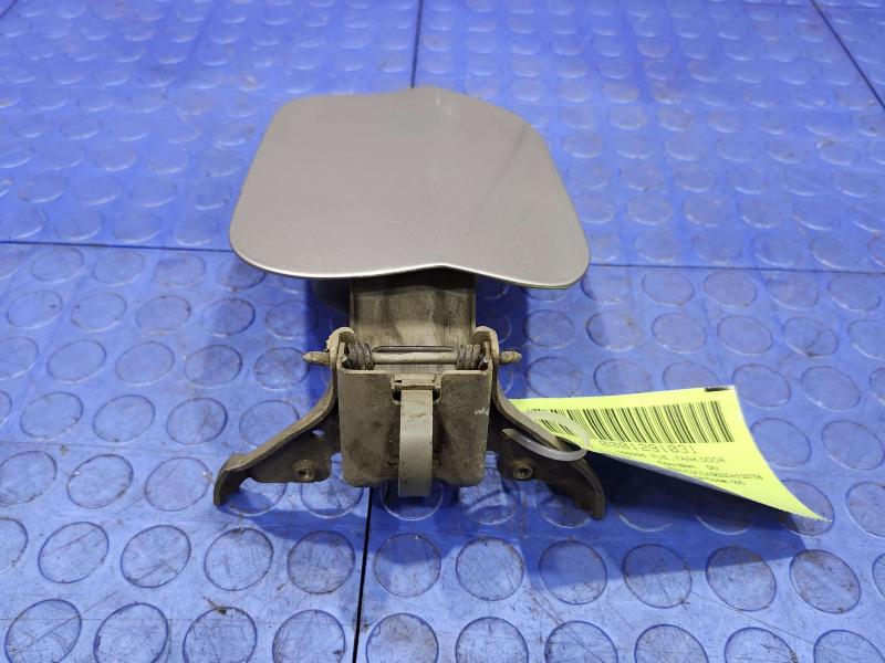 2013 Chrysler 300 Fuel Tank Door