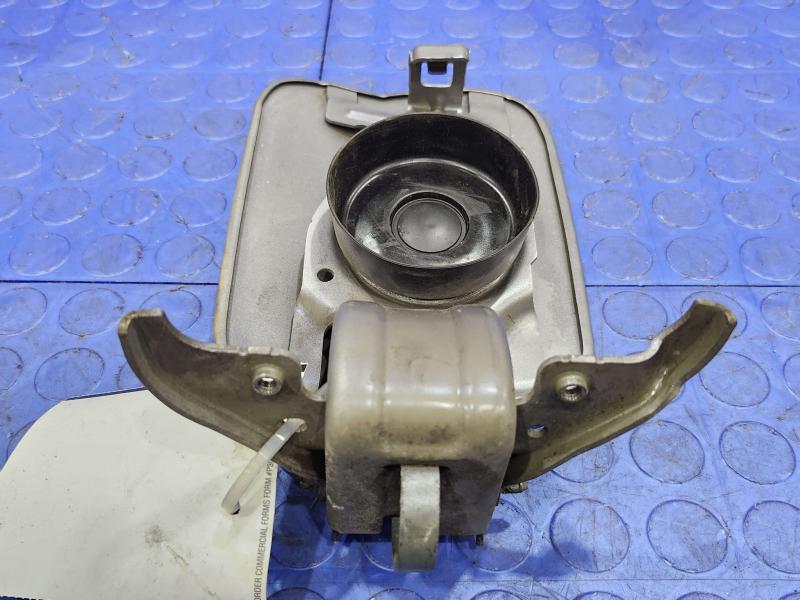 2013 Chrysler 300 Fuel Tank Door