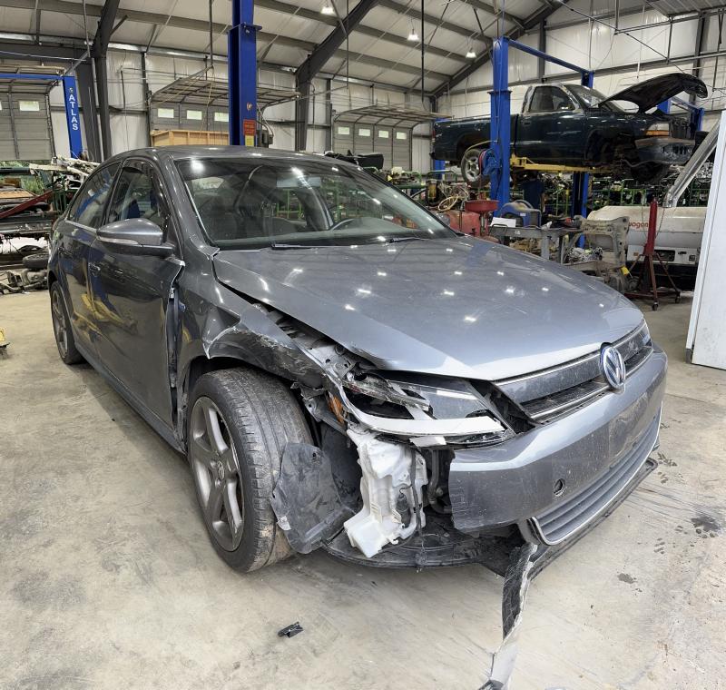 2013 Volkswagen Jetta Front Door Regulator