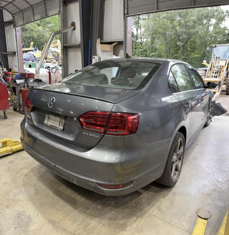 2013 Volkswagen Jetta Center Pillar