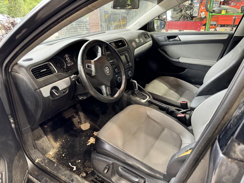 2013 Volkswagen Jetta Center Pillar