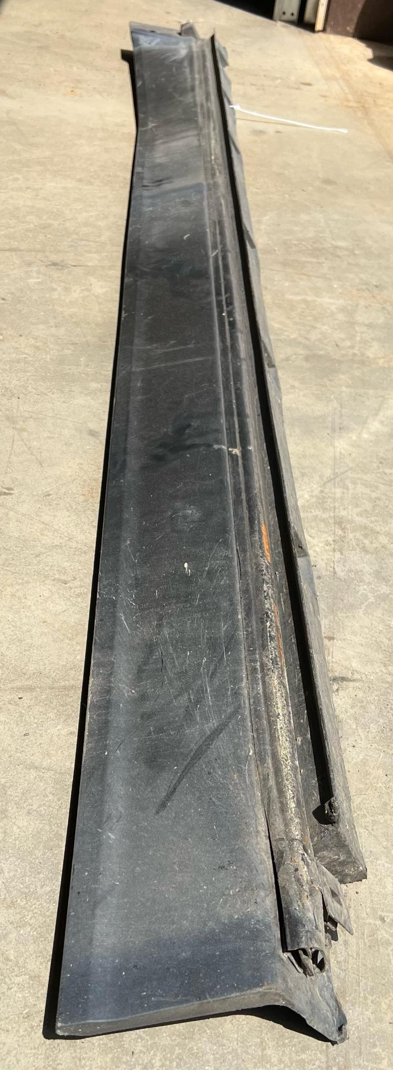 2014 Ford Explorer Rocker Moulding