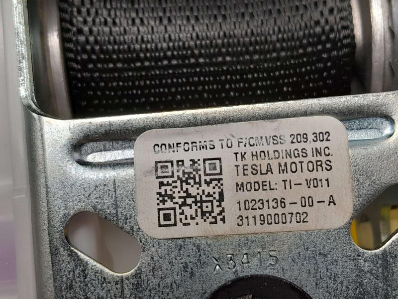 2013 Tesla Model S Rear Seat Belt
