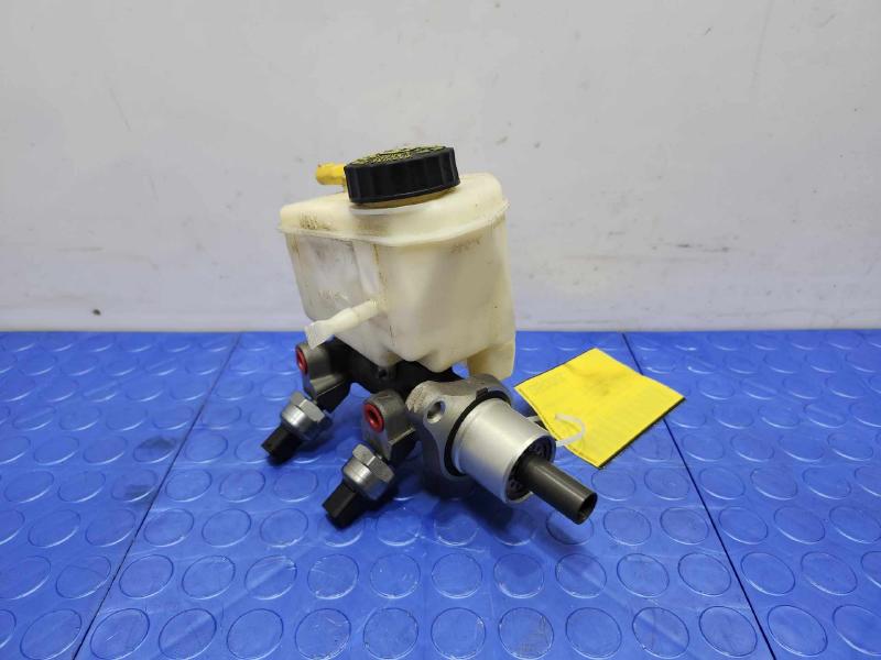 2003-2005 BMW Z4 Brake Master Cylinder Assembly Genuine OEM Part 34316763670