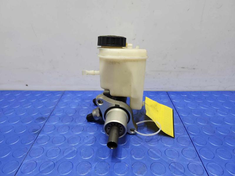 2003-2005 BMW Z4 Brake Master Cylinder Assembly Genuine OEM Part 34316763670