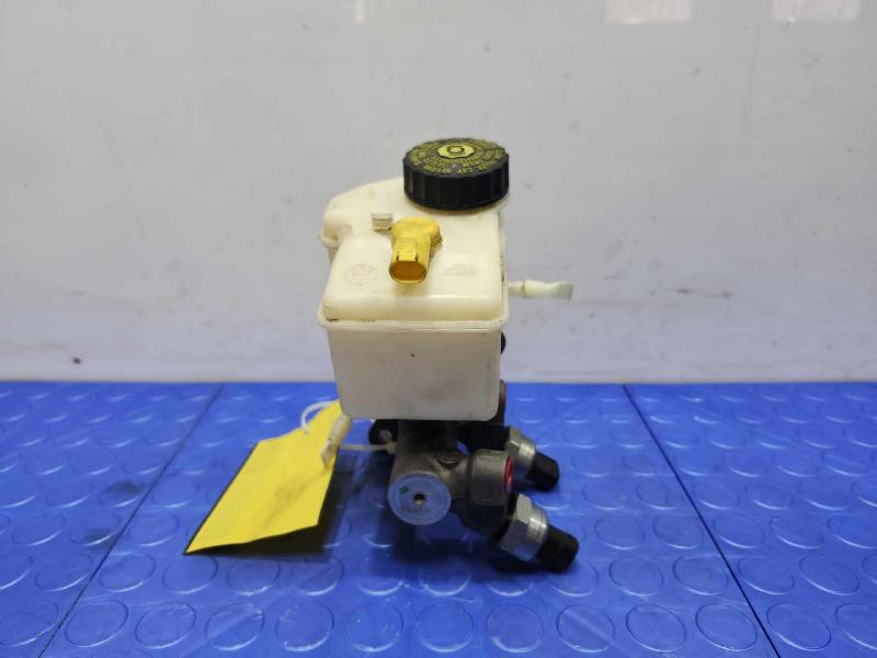 2003-2005 BMW Z4 Brake Master Cylinder Assembly Genuine OEM Part 34316763670
