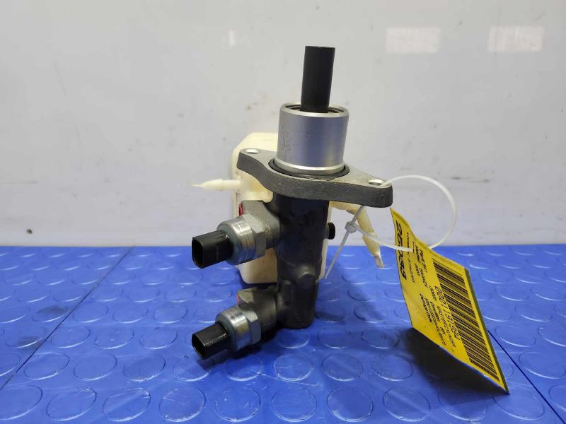 2003-2005 BMW Z4 Brake Master Cylinder Assembly Genuine OEM Part 34316763670