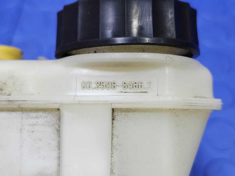 2003-2005 BMW Z4 Brake Master Cylinder Assembly Genuine OEM Part 34316763670