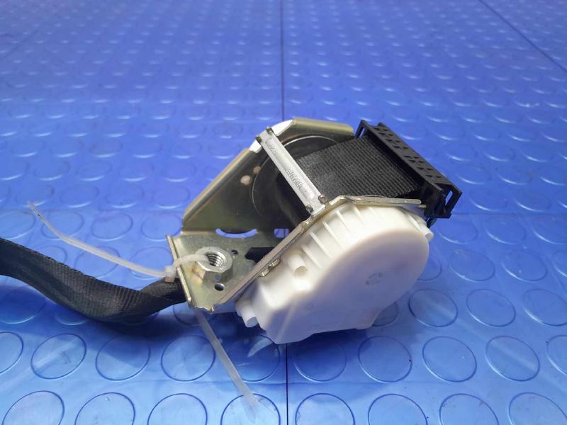 2017 Lincoln MKC Rear Seat Belt