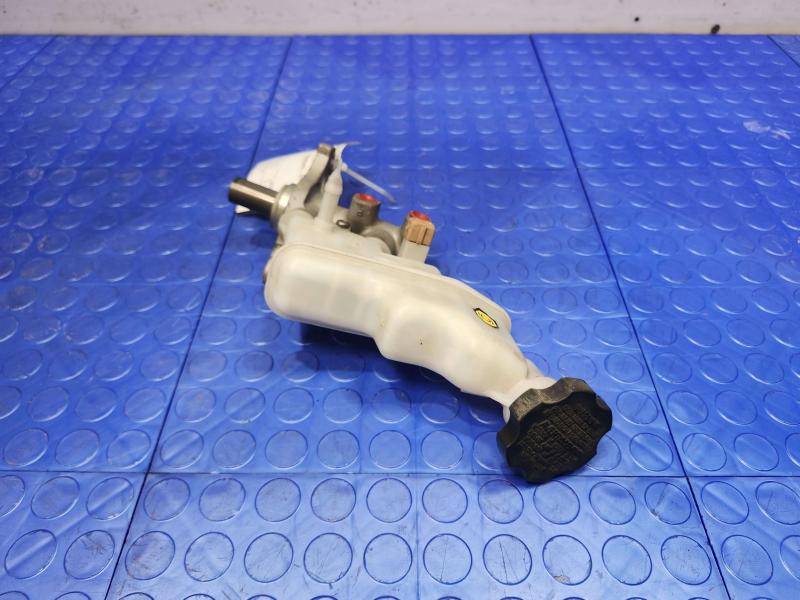 2012-2017 Hyundai Accent OEM Brake Master Cylinder Assembly Genuine 585101R200