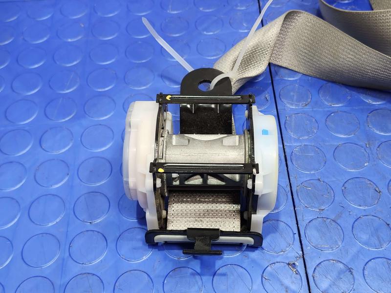 2016 Kia Sedona Rear Seat Belt