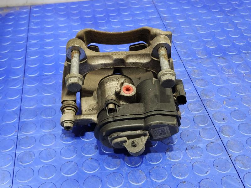 2018 Audi Q7 Caliper