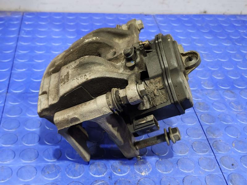 2018 Audi Q7 Caliper