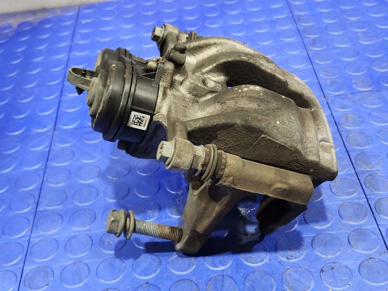 2018 Audi Q7 Caliper