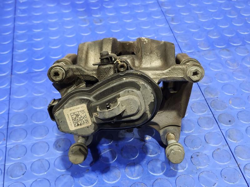 2018 Audi Q7 Caliper