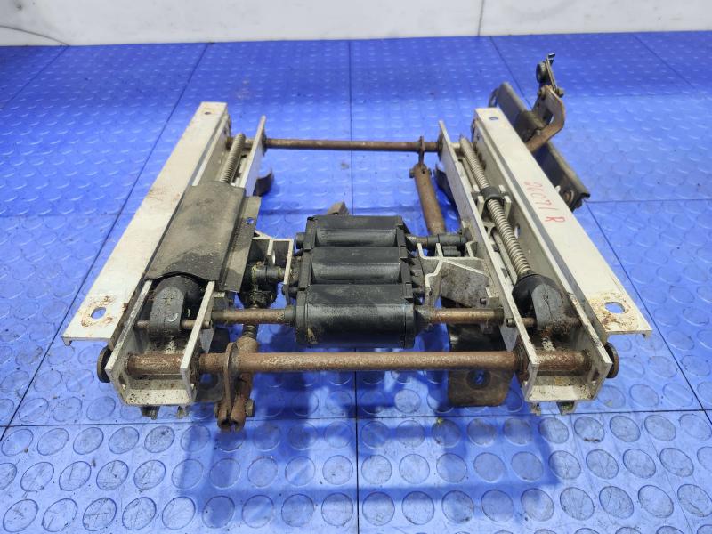 2004 Ford Explorer Seat Track