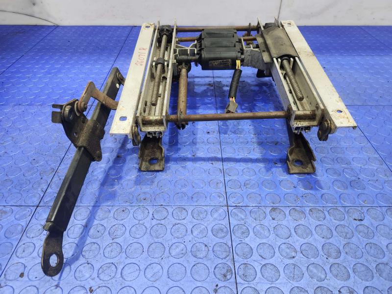2004 Ford Explorer Seat Track