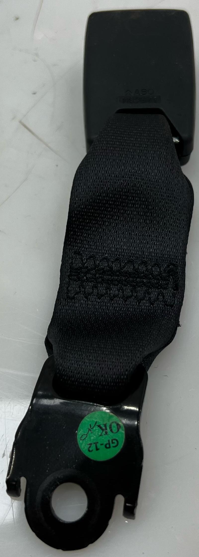 2014 - 2019 Kia Soul Rear Center Seat Belt Buckle Black OEM