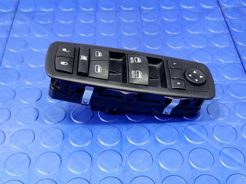 2014 Chrysler 300 Door Switch Front