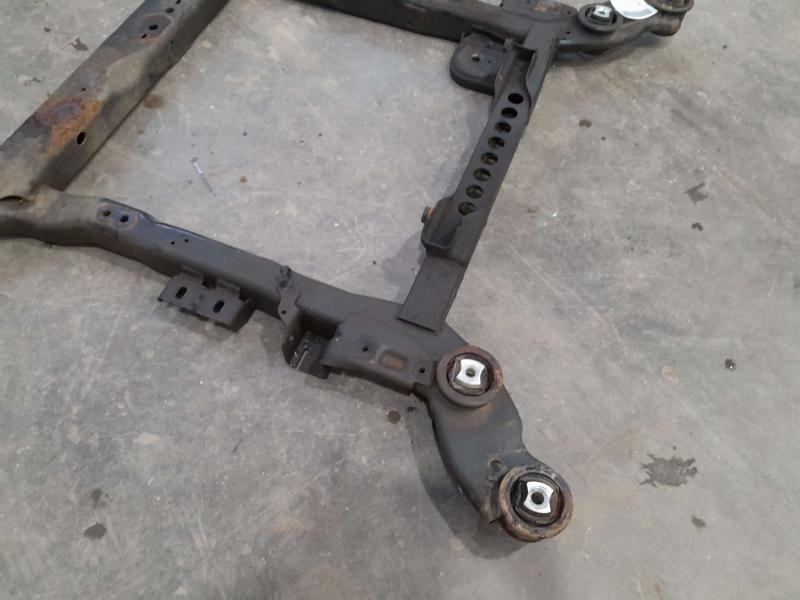 2007 Cadillac DTS Crossmember/Cradle/Undercarria