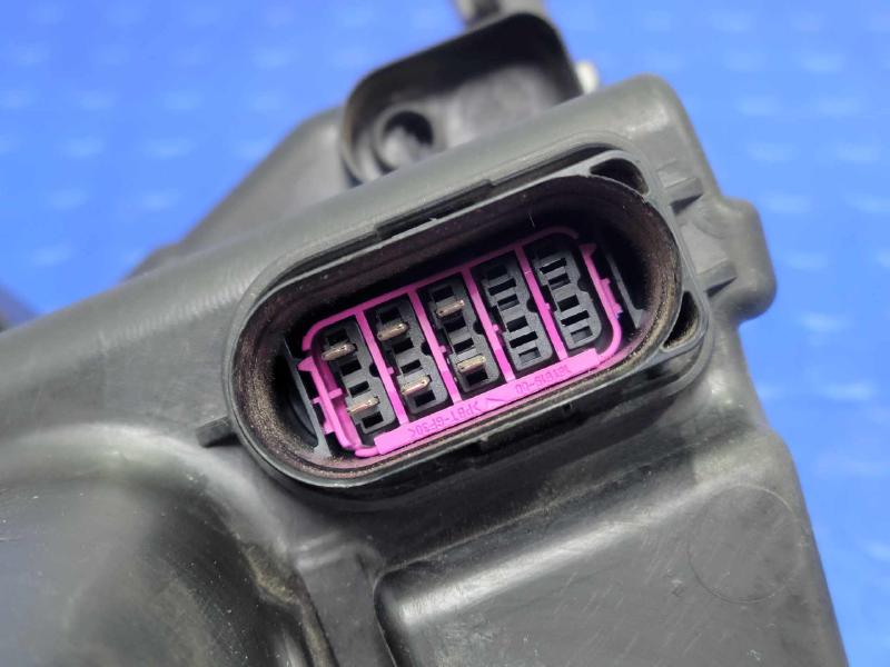 2009 Volkswagen Tiguan Headlamp Assembly