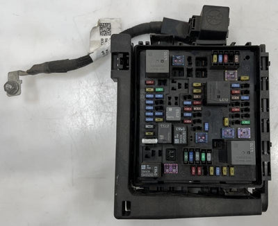 2017 - 2019 GMC Acadia Engine Wiring Harness Junction Block OEM 84155665