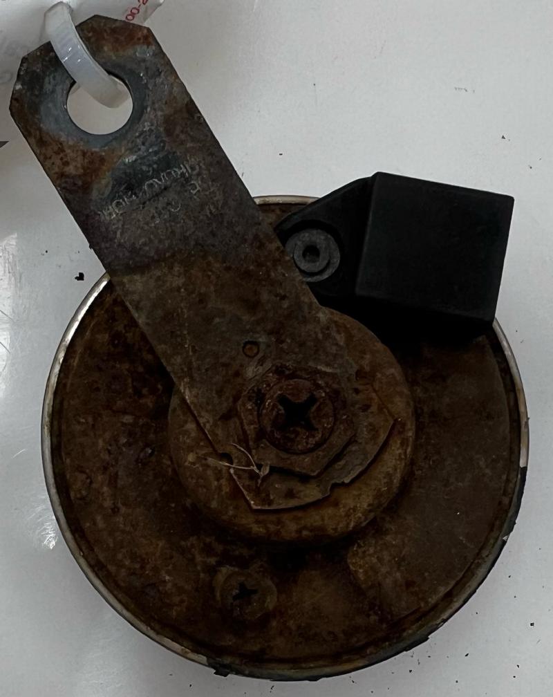 2001 - 2005 Toyota Rav4 Horn Low Note OEM 8652042070