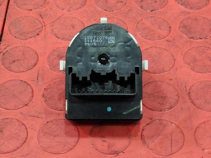 2013 Chevrolet Malibu Door Switch Front