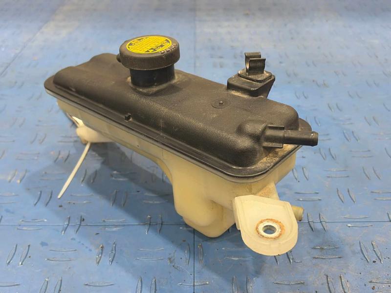 2007 Toyota RAV4 Coolant Recovery Bottle