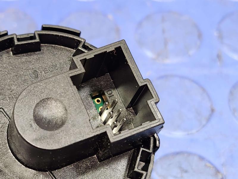 2014 Ford Mustang Headlight Switch (Dash Mtd)