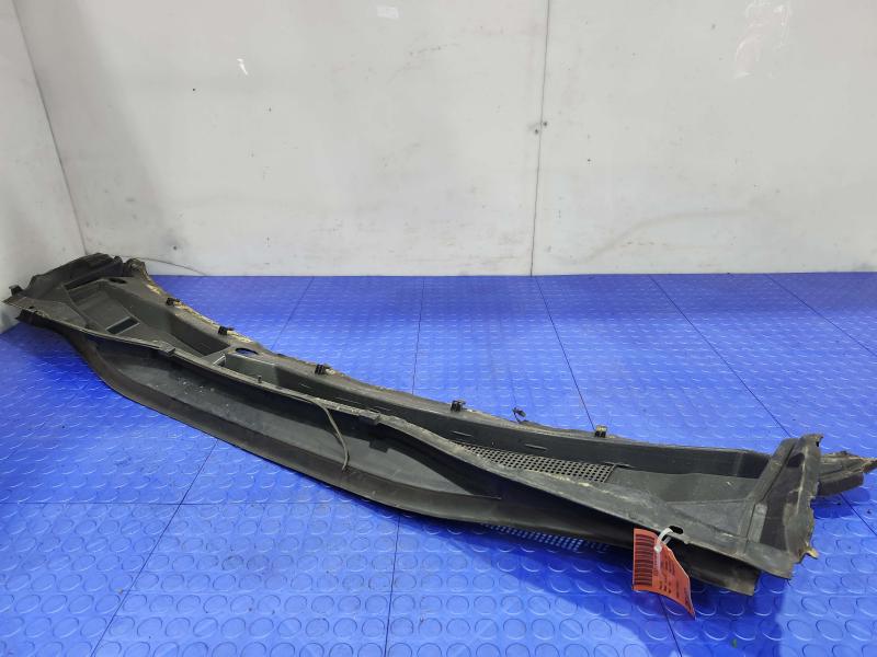 2017 Dodge Grand Caravan Cowl