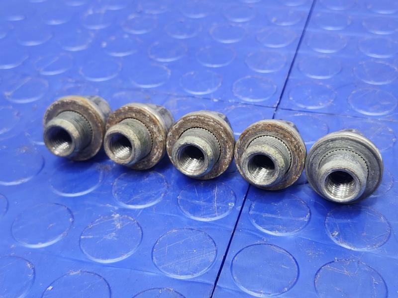 2005 Lexus RX 330 Lug Nuts