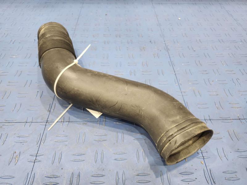 2010 Mercedes ML-Class Air Intake Tube/Resonator
