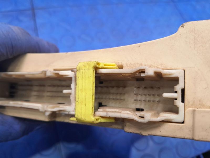 2012 Toyota Camry Cabin Fuse Box