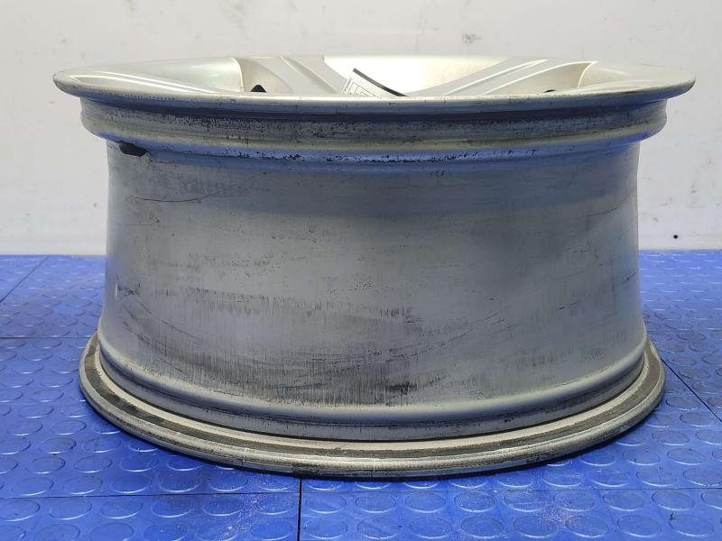 2006 Mercedes CLS-Class Wheel
