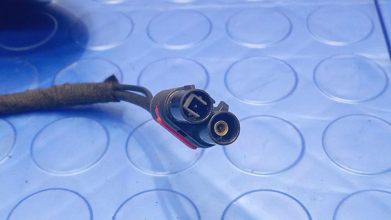 2012-2015 Ford Focus Radio Antenna Base Genuine OEM Part CM5T-19G461-AG
