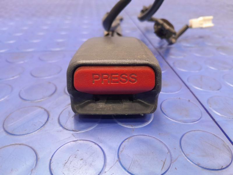 2020 Nissan Kicks Front Seat Belt Buckle Right Passenger Side Black OEM 868425RW0A