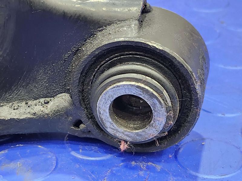 2014 Dodge Challenger Lower Control Arm Rr