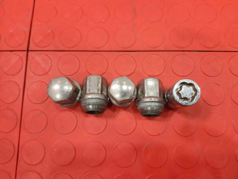 2015 Buick Regal Lug Nuts