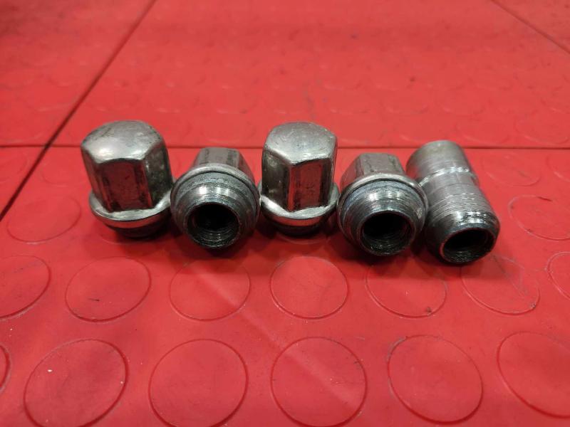2015 Buick Regal Lug Nuts