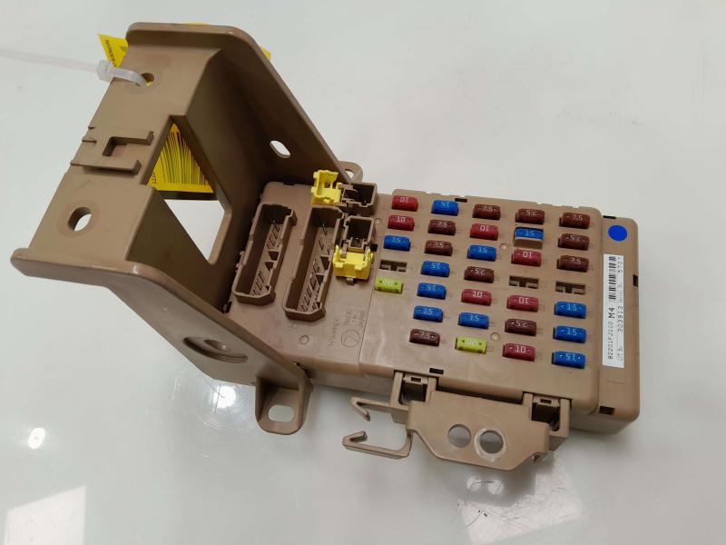 2014-2016 Subaru Forester Fuse Box Relay Junction Box OEM 82201FJ110