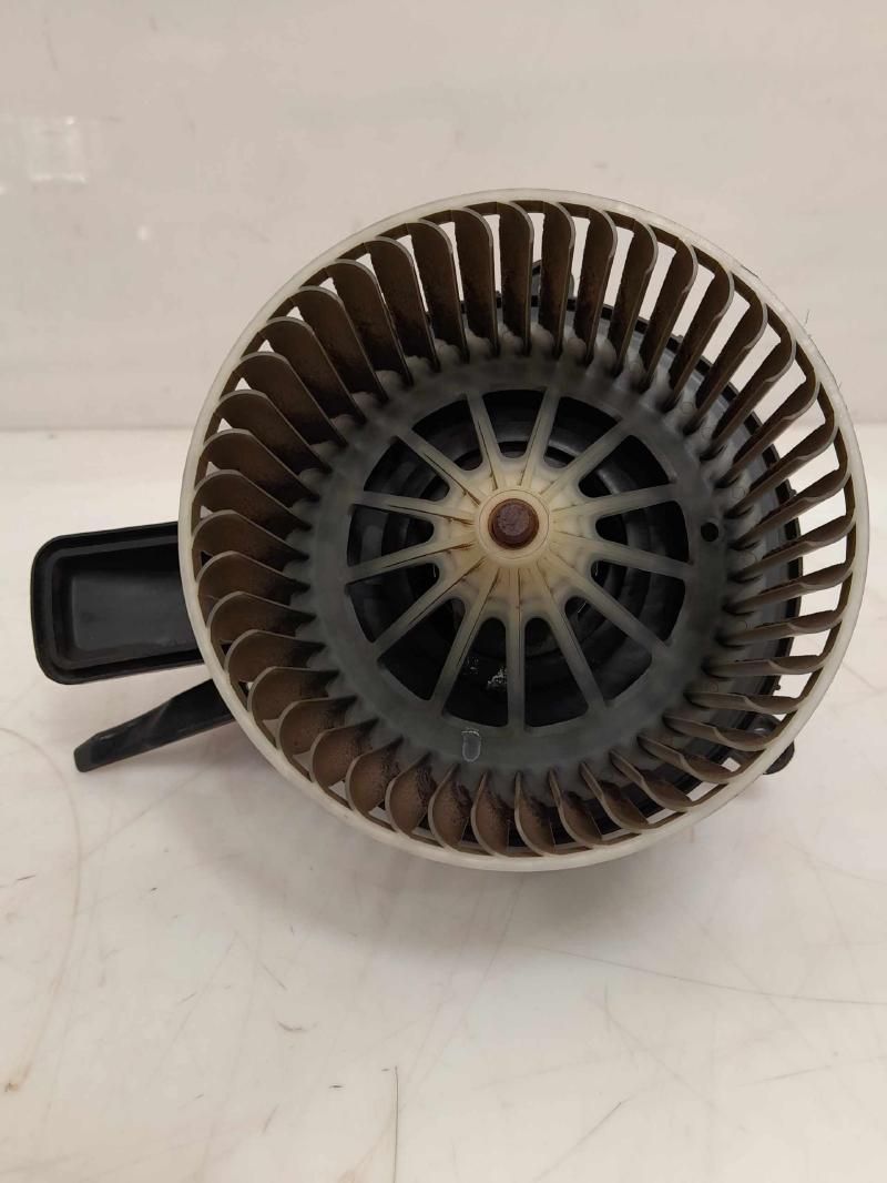 2013 Chevrolet Traverse Blower Motor