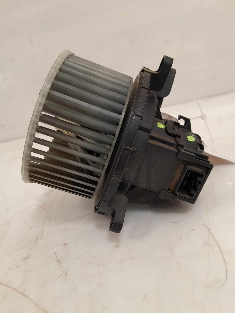 2013 Chevrolet Traverse Blower Motor