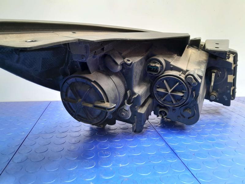 2016 Kia Sedona Headlamp Assembly