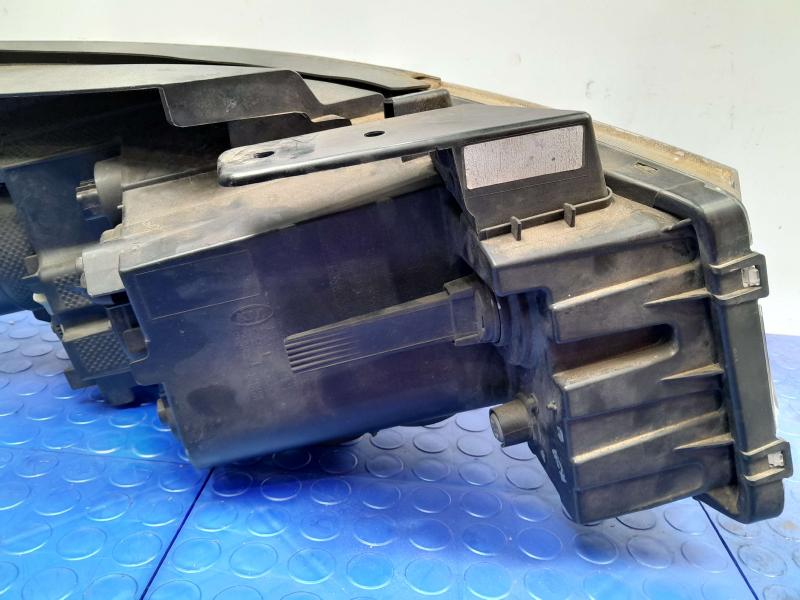 2016 Kia Sedona Headlamp Assembly